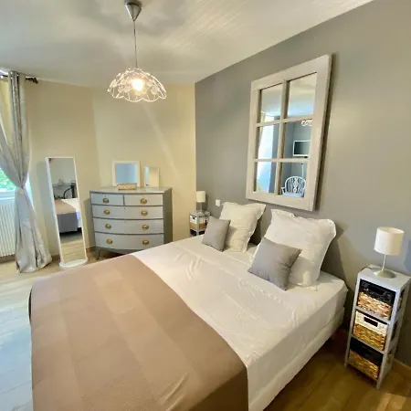 فندق مبيت وإفطار L'antre Des Bastides 4*