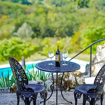 L'antre Des Bastides فندق مبيت وإفطار 4*