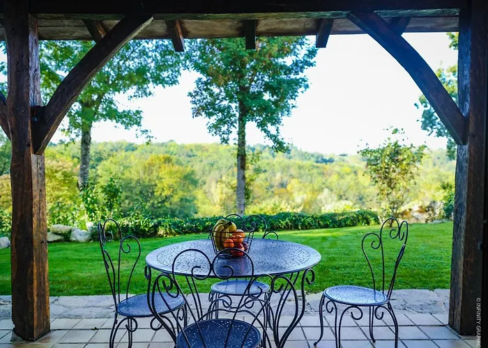 לינה וארוחת בוקר L'antre Des Bastides Saint-Martin-de-Villereal