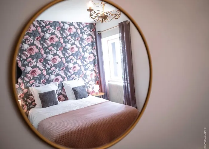 לינה וארוחת בוקר L'antre Des Bastides 4*