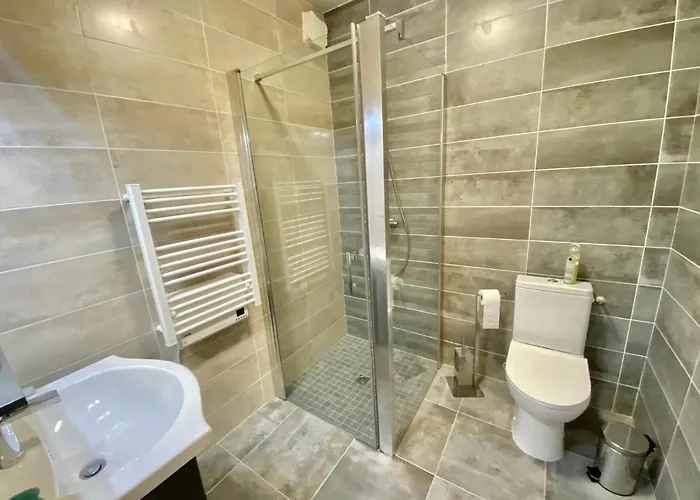 L'antre Des Bastides לינה וארוחת בוקר Saint-Martin-de-Villereal